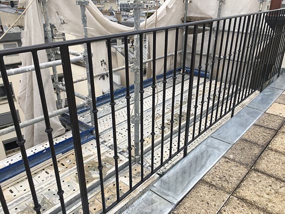 Μπαλκονόπορτα, καλλιτεχνική ράμπα από χυτοσίδηρο - Thumbnail 2